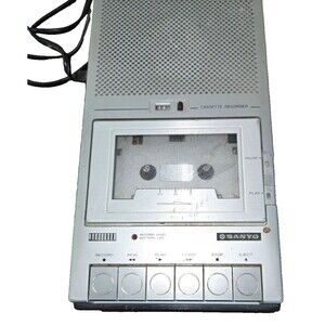 Vintage Sanyo Slim Line Portable Cassette Recorder Slim 5 AC/DC 1975 in Korea